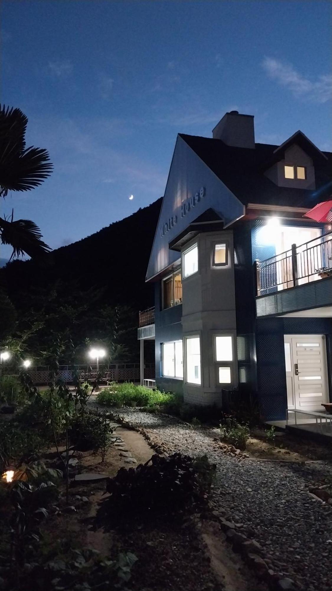 White House Hotel Namhae Exterior photo