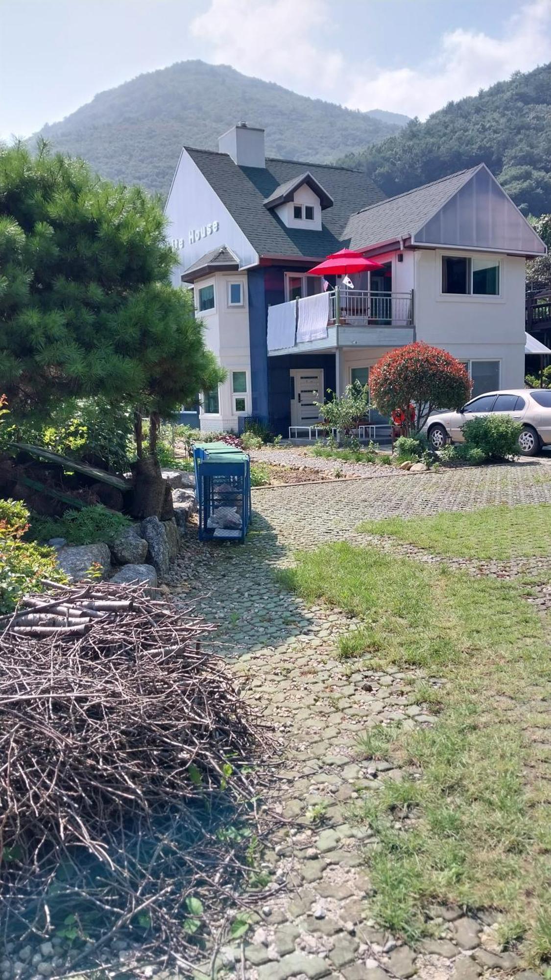 White House Hotel Namhae Exterior photo